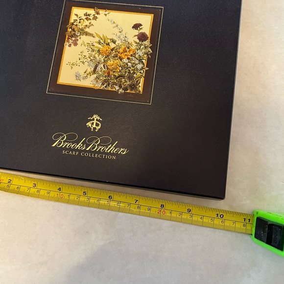 Brooks brothers scarf box - Picture 2 of 5